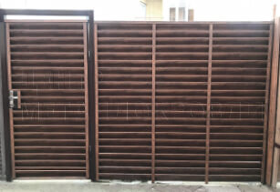 Фото секции забора-жалюзи с внутренней стороны